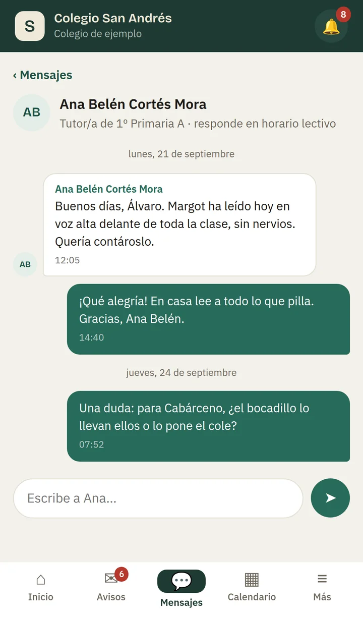 Conversación entre la tutora y un padre en la app de familias.